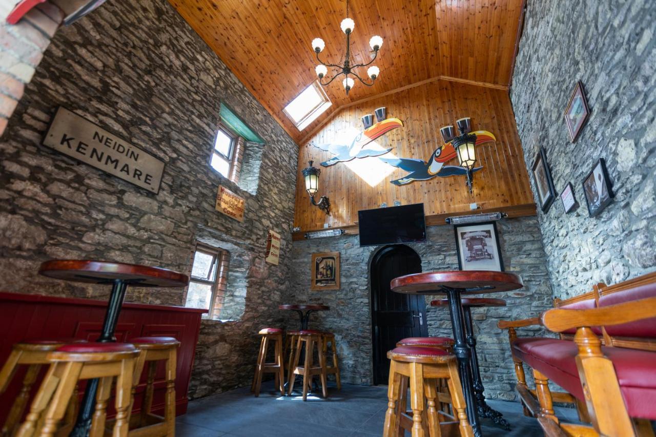 The Wander Inn Bar & Accommodation Кенмер Екстер'єр фото